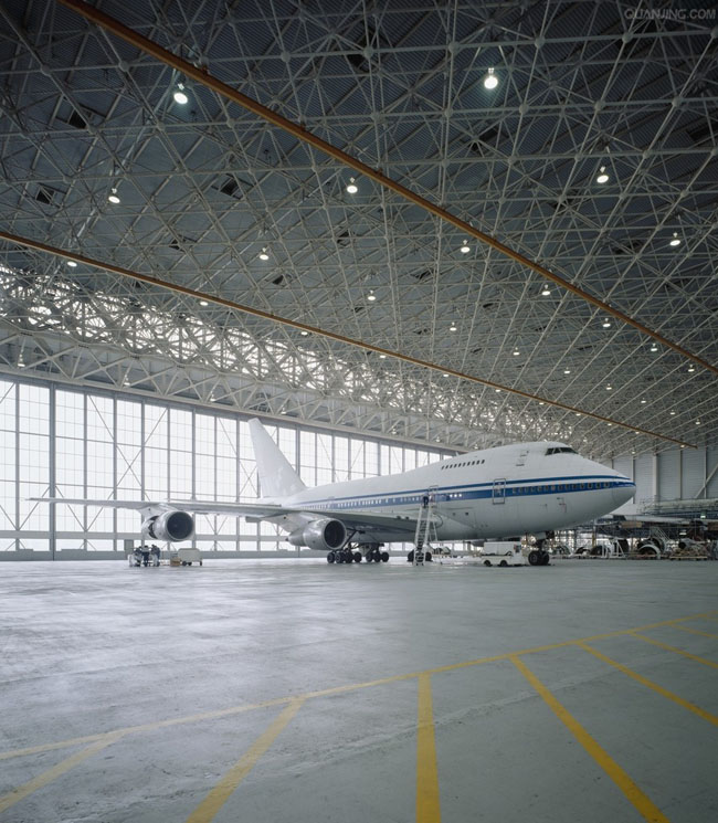 万宁航空工业螺栓球网架工程